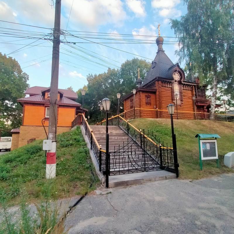 В день 20-летия храма-часовни Александра Невского в нём совершилась соборная Литургия