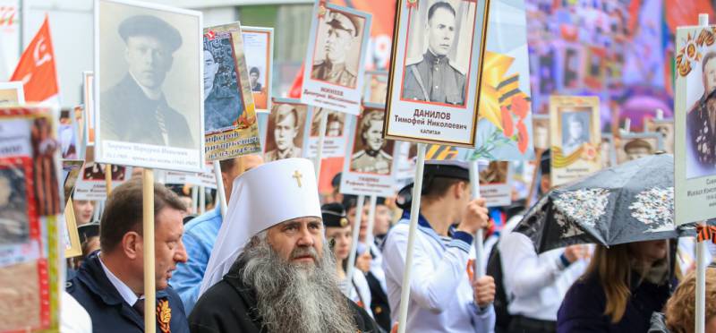 Управляющий Нижегородской епархией принял участие в международной акции «Бессмертный полк»