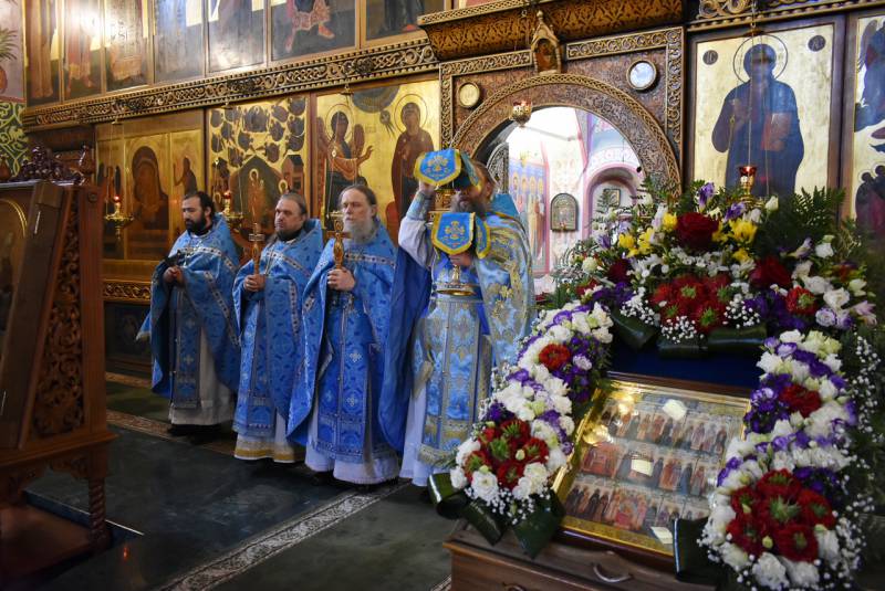 Литургия в день празднования явления иконы Пресвятой Богородицы во граде Казани