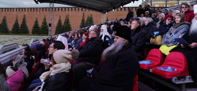 Митрополит Георгий посетил концерт на Красной площади, посвященный Дню славянской письменности и культуры