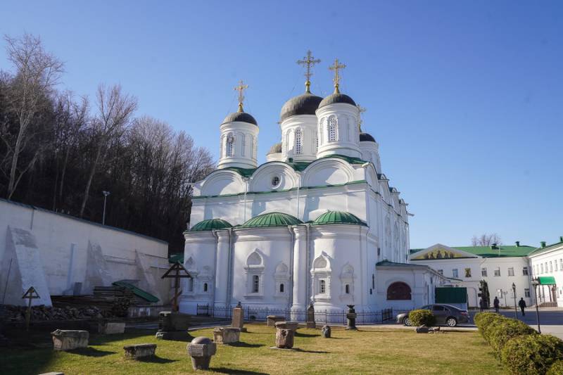 Митрополит Георгий возглавил Божественную литургию в Благовещенском соборе Благовещенского монастыря Нижнего Новгорода
