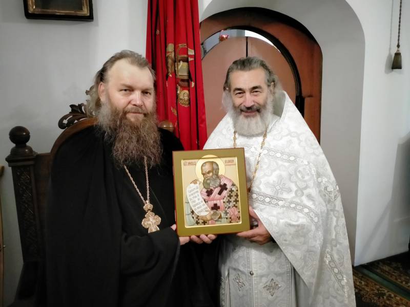 Протоиерей Борис Калашников передал нашей обители икону свт. Афанасия Великого
