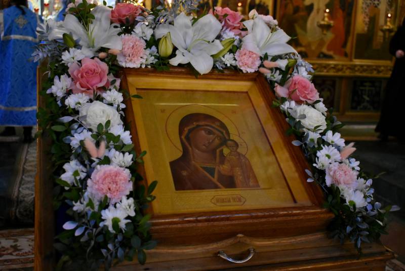 Литургия в праздник Казанской иконы Божией Матери