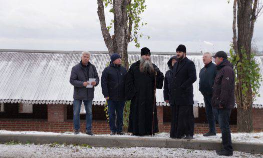 Митрополит Георгий осмотрел возрождаемую Никольскую домовую церковь при манеже в Нижегородском кремле