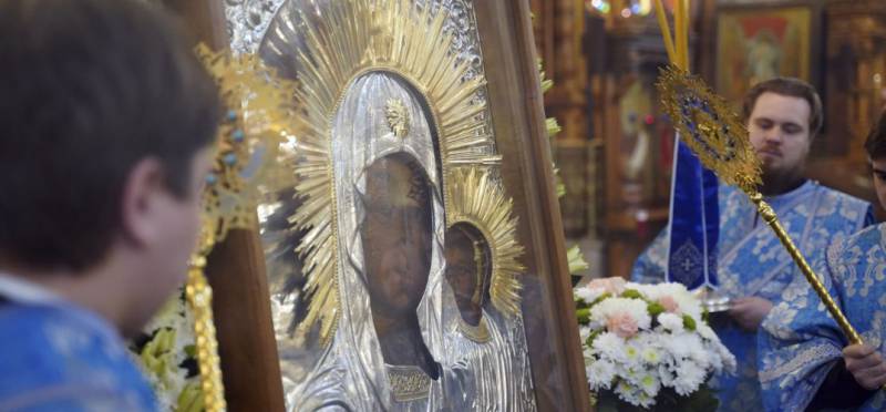 В Нижнем Новгороде встретили старинную Казанскую икону Божией Матери, ранее принадлежавшую Мало-Пицкому монастырю